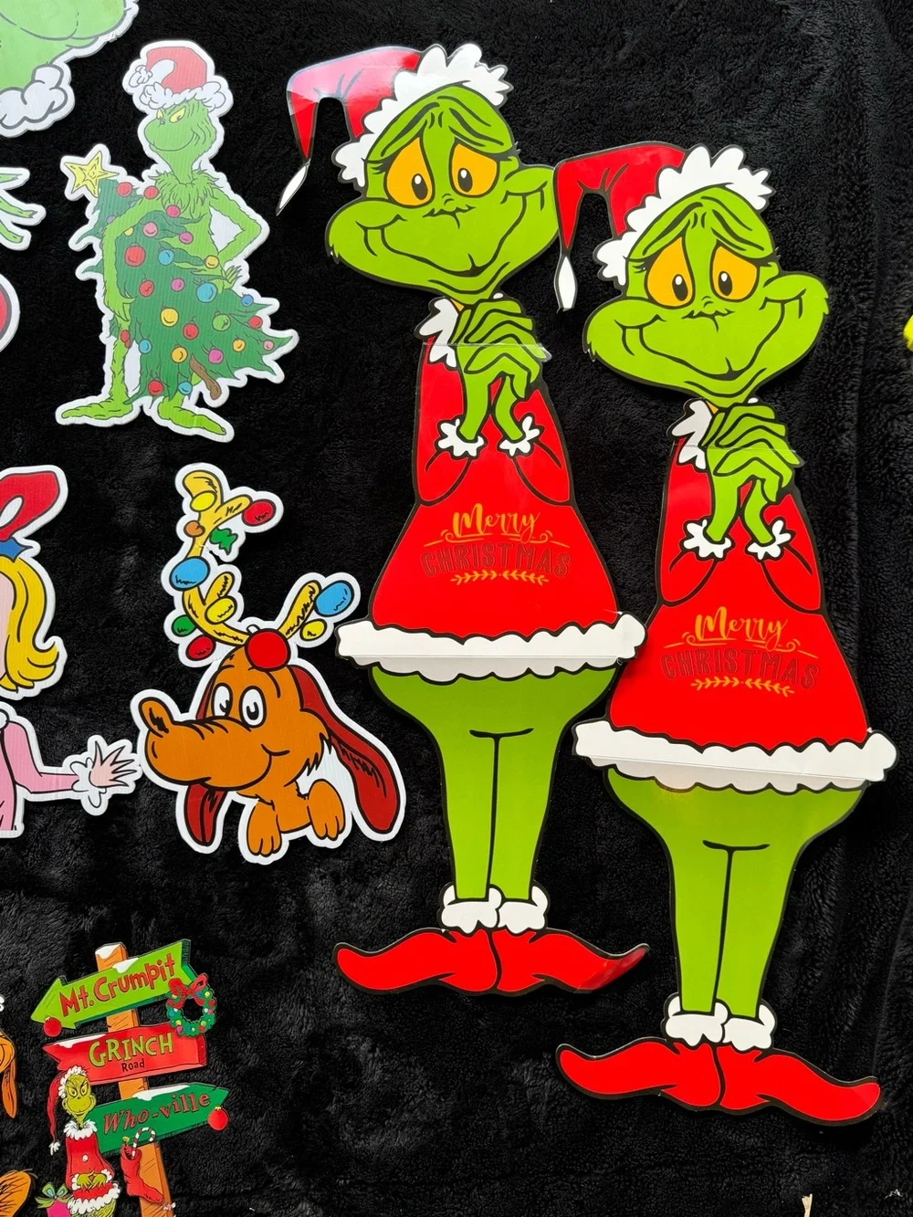 Grinch Holiday Yard Stakes — Green Decorative Characters Set